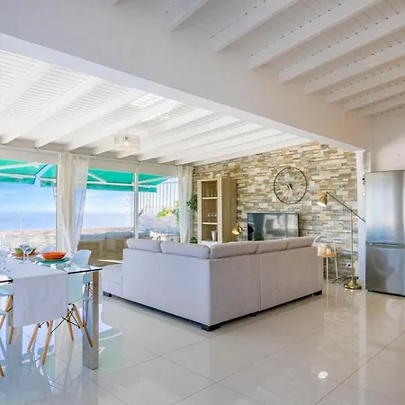 Penthouse Of Views Cristianos Лос Кристианос